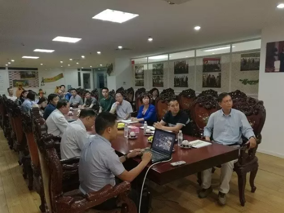 康通集團(tuán)向代表團(tuán)介紹歡樂谷項(xiàng)目